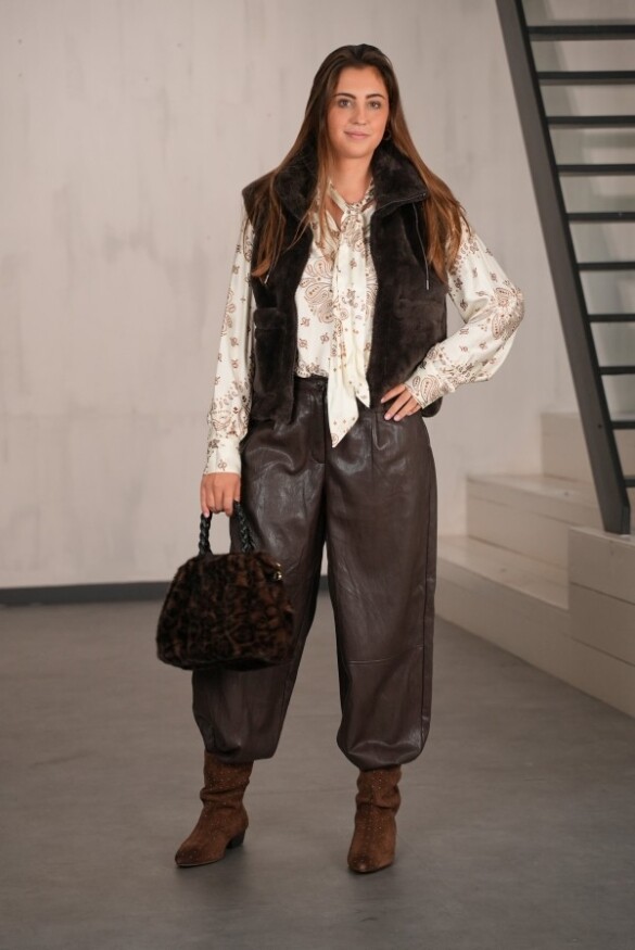 SHOW %lookbooks.TITEL%