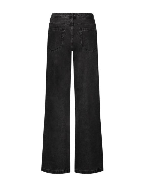 Red Button De Claudette Black