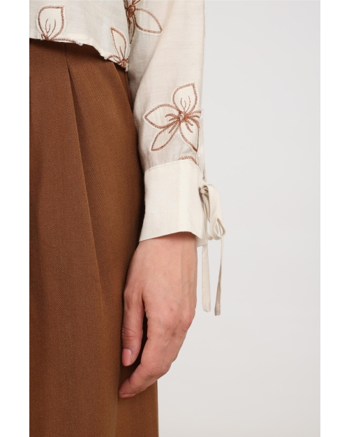 NUKUS Bailey Blouse Flower 9 sand