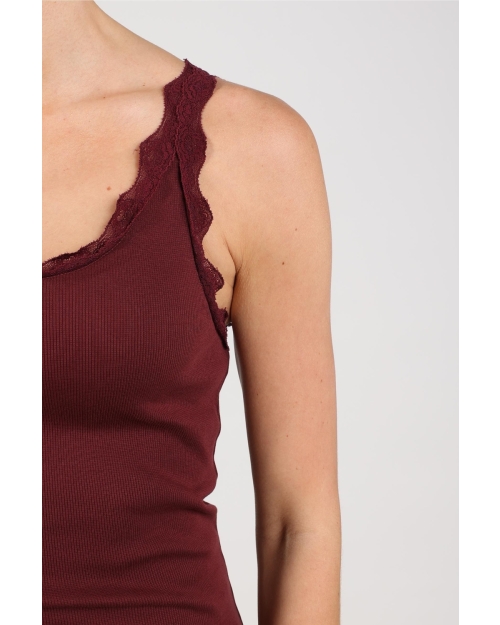 NUKUS Maddie Singlet Kant 333 cherry