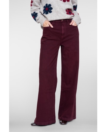 Geisha Jeans wide 480 burgundy